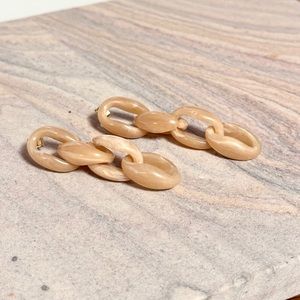 ☀️ 3/$20 New: Club Monaco Beige Chain Acrylic Statement Earrings
